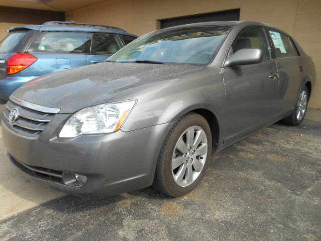 2005 Toyota Avalon XLS