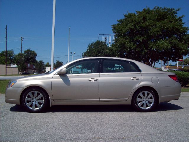 2005 Toyota Avalon XLS
