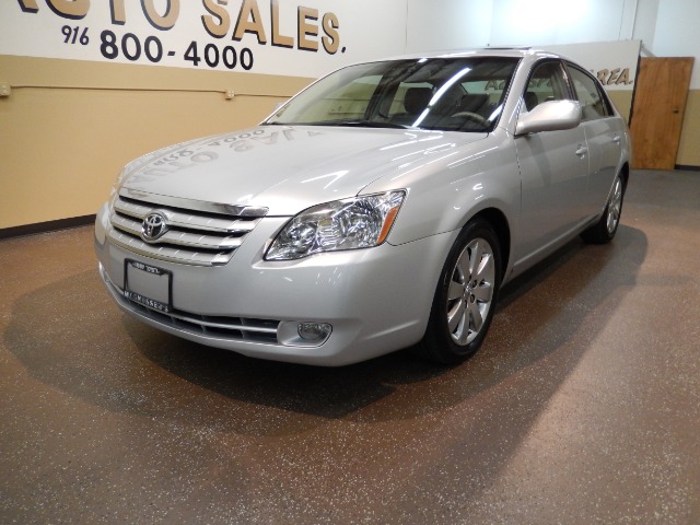 2005 Toyota Avalon XLS