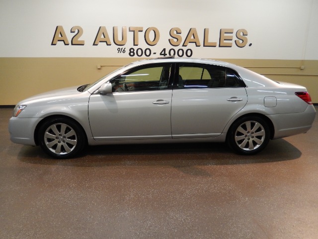 2005 Toyota Avalon XLS
