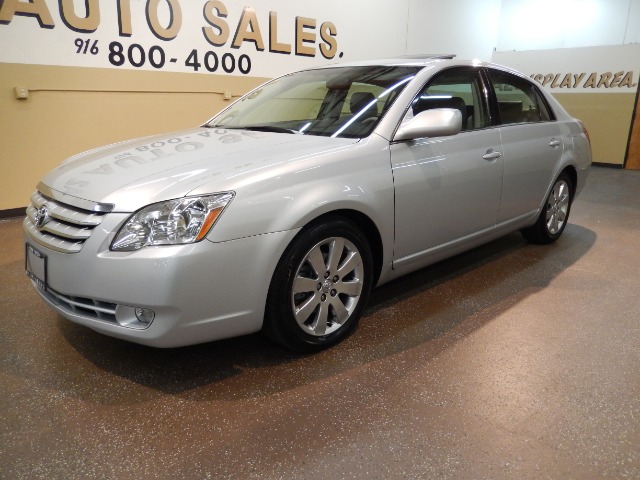 2005 Toyota Avalon XLS