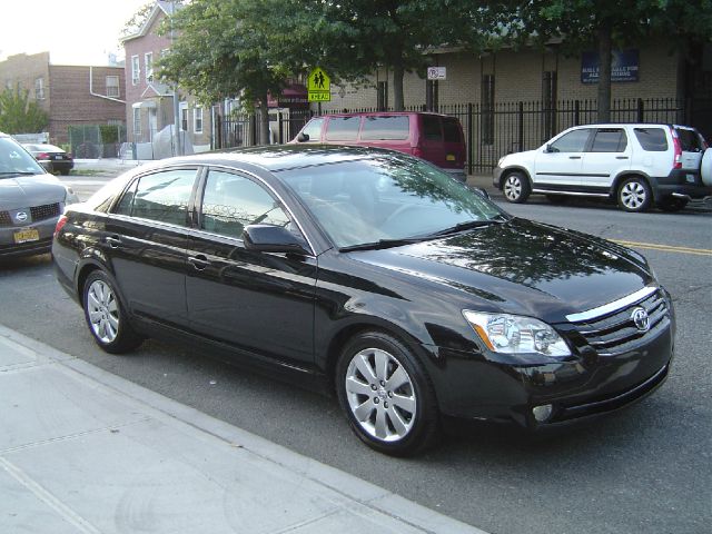 2005 Toyota Avalon XLS