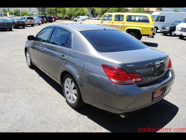 2005 Toyota Avalon XLS
