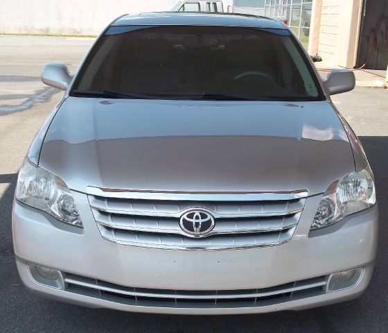 2005 Toyota Avalon XLS
