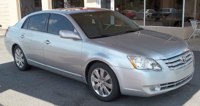 2005 Toyota Avalon XLS