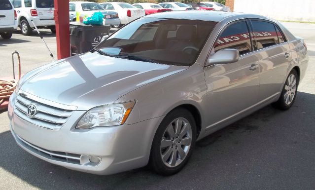 2005 Toyota Avalon XLS