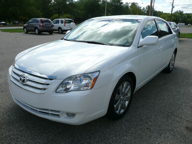 2005 Toyota Avalon XLS