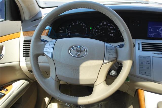 2005 Toyota Avalon Unknown
