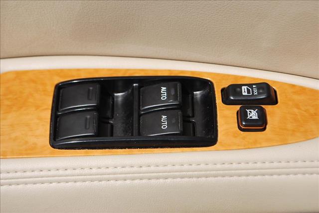 2005 Toyota Avalon Unknown