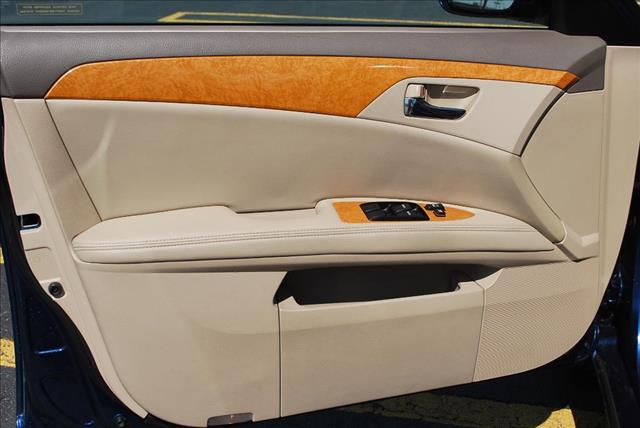 2005 Toyota Avalon Unknown