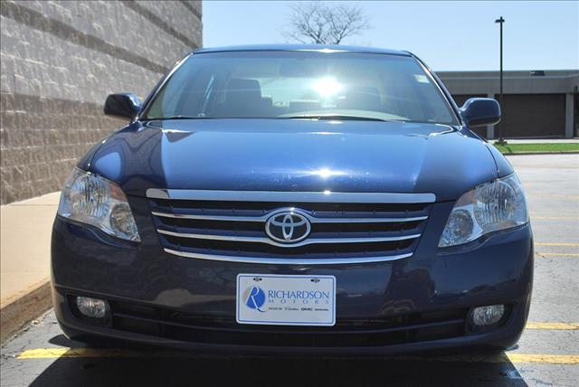 2005 Toyota Avalon Unknown