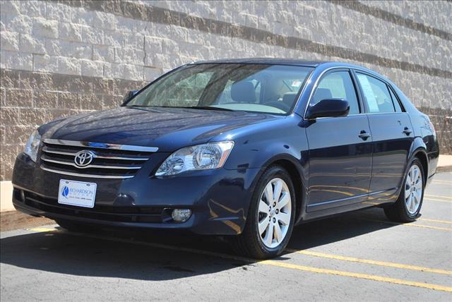 2005 Toyota Avalon Unknown