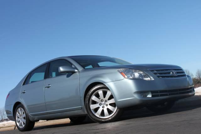 2005 Toyota Avalon Sport 4WD