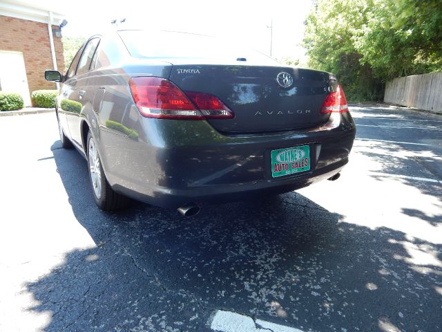 2006 Toyota Avalon 4WD ... Leather .... 95k Miles