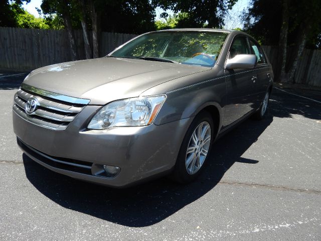 2006 Toyota Avalon 4WD ... Leather .... 95k Miles