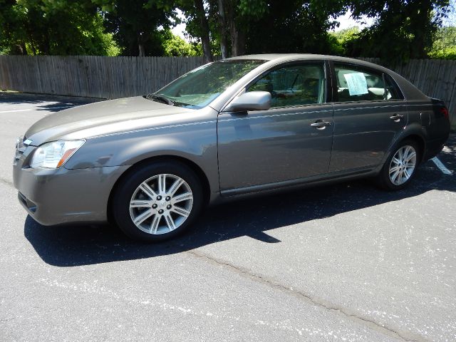 2006 Toyota Avalon 4WD ... Leather .... 95k Miles