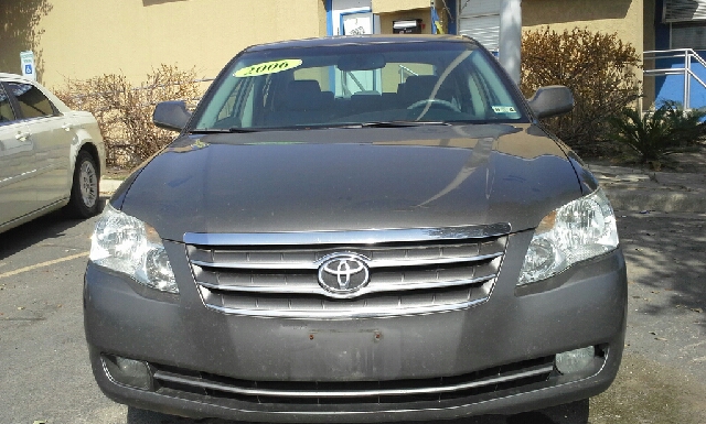 2006 Toyota Avalon XLS