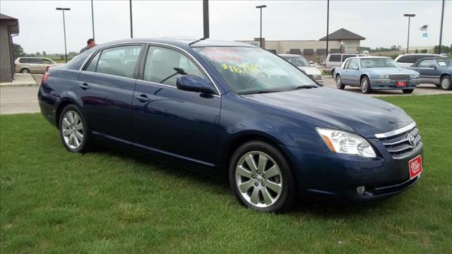 2006 Toyota Avalon 4WD ... Leather .... 95k Miles