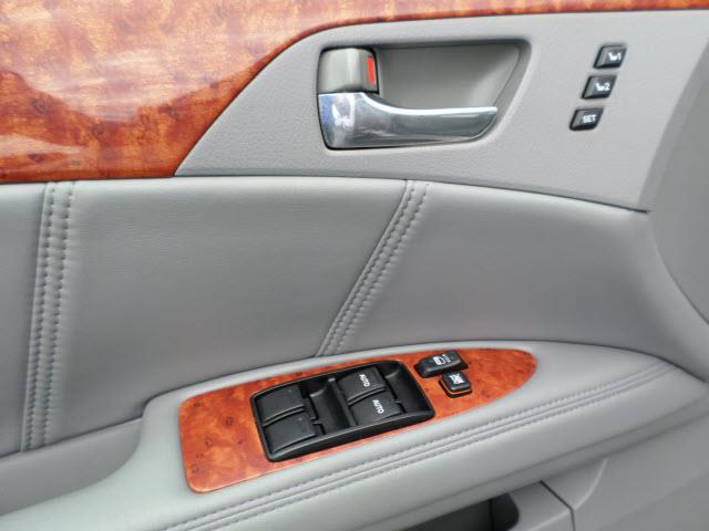 2006 Toyota Avalon SLT 25