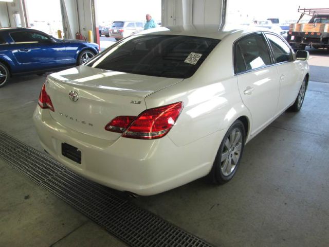 2006 Toyota Avalon XLS