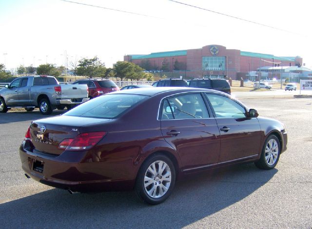 2008 Toyota Avalon XLS
