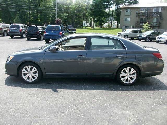 2008 Toyota Avalon XLS