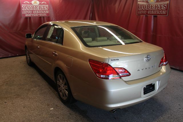 2010 Toyota Avalon SLT 25