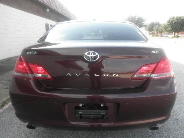 2010 Toyota Avalon XLS