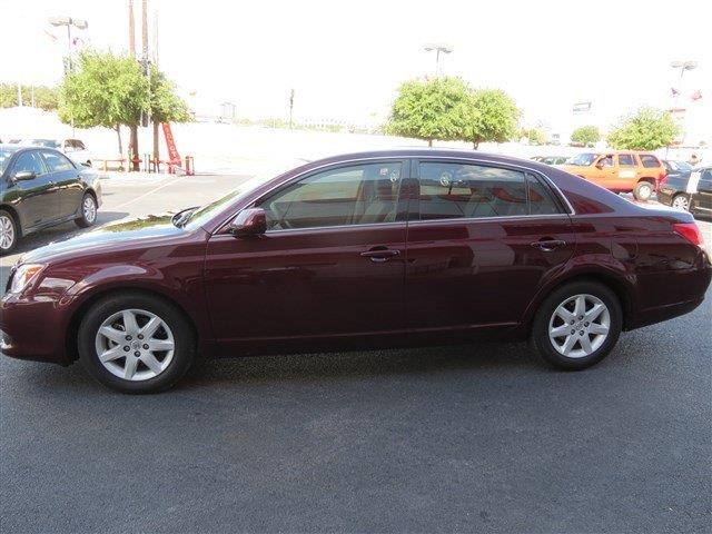 2010 Toyota Avalon SLT 25