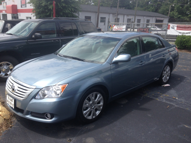 2010 Toyota Avalon XLS