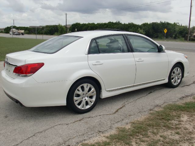 2011 Toyota Avalon SLT 25