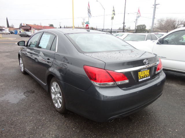 2012 Toyota Avalon SLT 25
