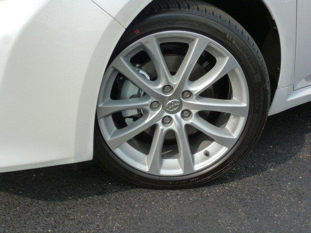 2013 Toyota Avalon Sport Hatcback