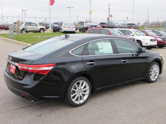2013 Toyota Avalon SLT 25