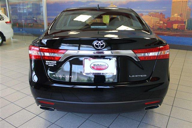 2013 Toyota Avalon QUAD CAB 140.5 SRW ST