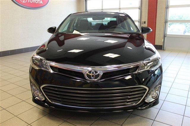 2013 Toyota Avalon QUAD CAB 140.5 SRW ST
