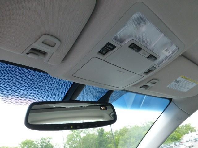 2013 Toyota Avalon Hybrid Sport Hatcback