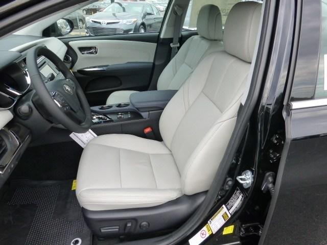 2013 Toyota Avalon Hybrid Sport Hatcback