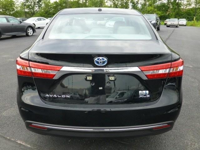 2013 Toyota Avalon Hybrid Sport Hatcback