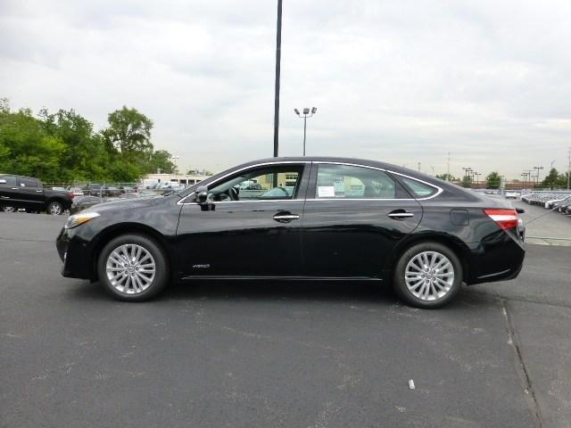 2013 Toyota Avalon Hybrid Sport Hatcback