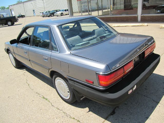 1990 Toyota Camry FWD 4dr 4-cyl 4-spd AT (GS)