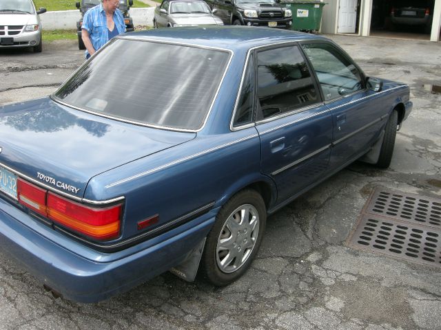 1991 Toyota Camry G2500 Extended Cargo