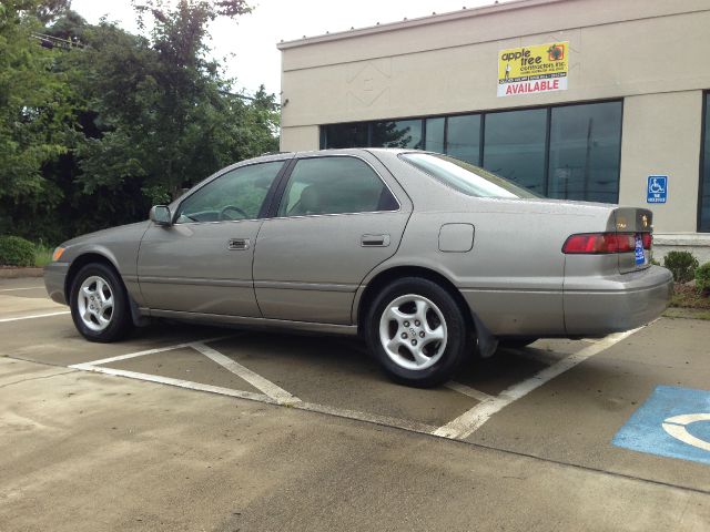 1998 Toyota Camry Ext. Cab 6.5-ft. Bed 4WD