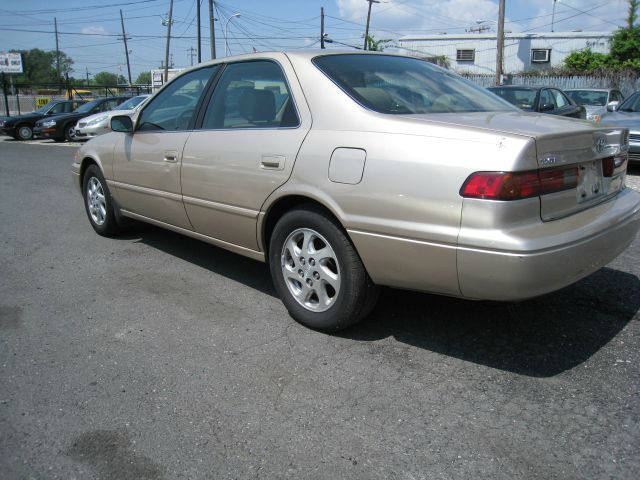 1999 Toyota Camry Ext. Cab 6.5-ft. Bed 4WD
