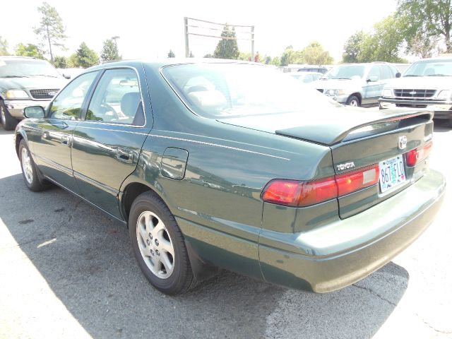 1999 Toyota Camry Ext. Cab 6.5-ft. Bed 4WD