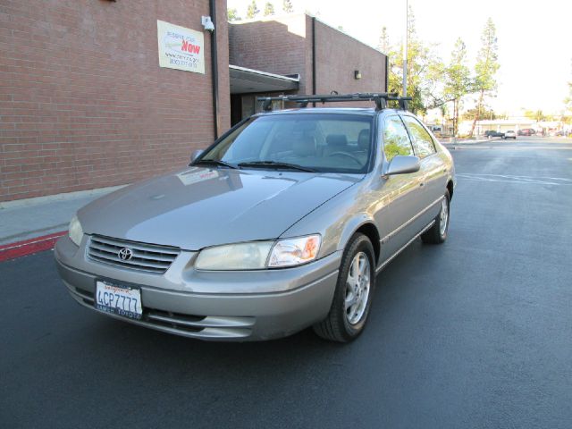 1999 Toyota Camry Ext. Cab 6.5-ft. Bed 4WD