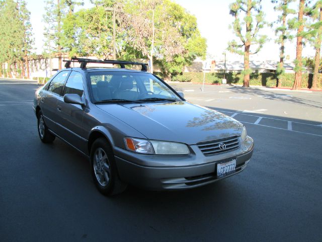 1999 Toyota Camry Ext. Cab 6.5-ft. Bed 4WD
