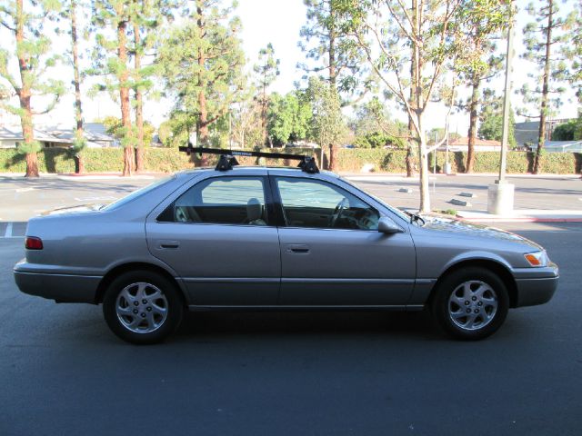 1999 Toyota Camry Ext. Cab 6.5-ft. Bed 4WD