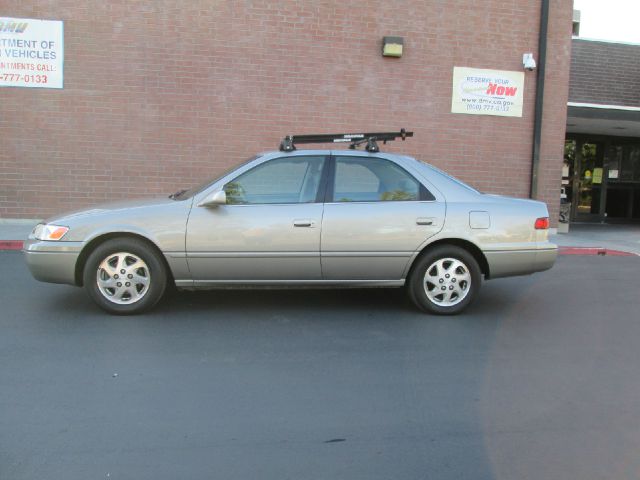 1999 Toyota Camry Ext. Cab 6.5-ft. Bed 4WD