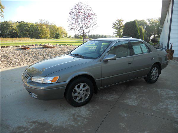 1999 Toyota Camry Ext. Cab 6.5-ft. Bed 4WD